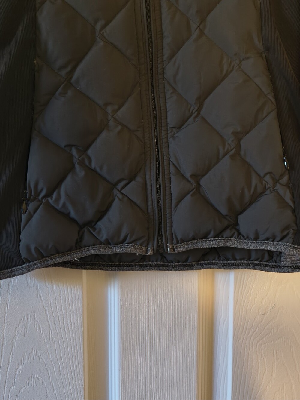 Lululemon Black Quilted Insulated Running Vest Size 8 Stretch Fleece Panels - Picture 9 of 16
